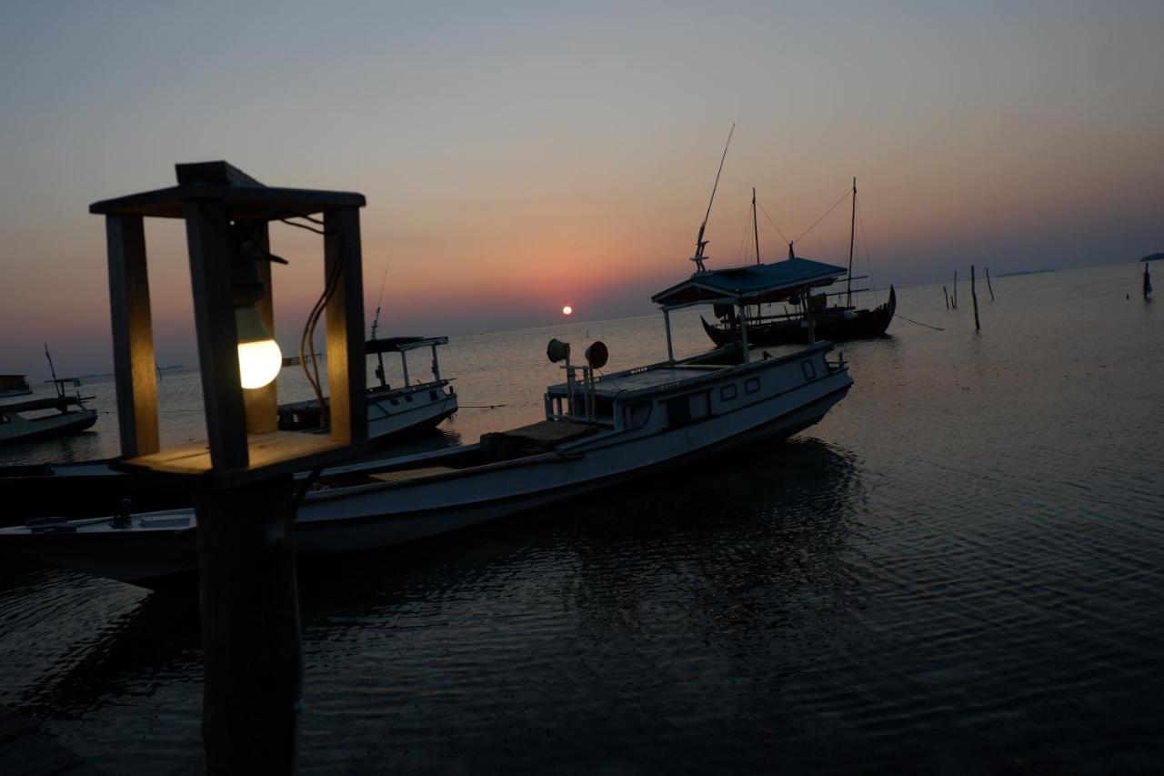 Mangrove Inn Karimunjawa-Inseln Exterior foto